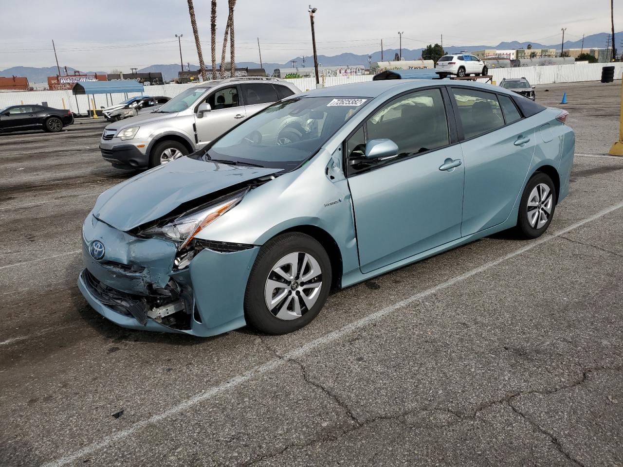 Черная Toyota Prius 2017