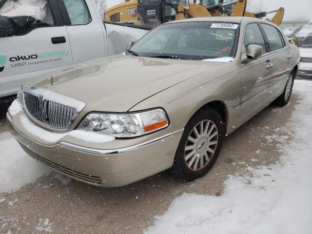 2005 Lincoln Town Car Signature Limited