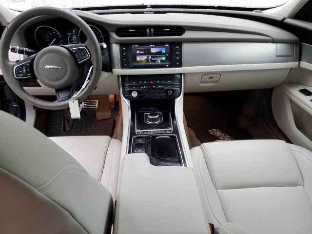 SAJBD4BV8HCY33585 Jaguar XF
