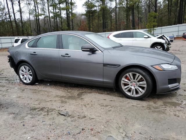 SAJBD4BV8HCY33585 Jaguar XF