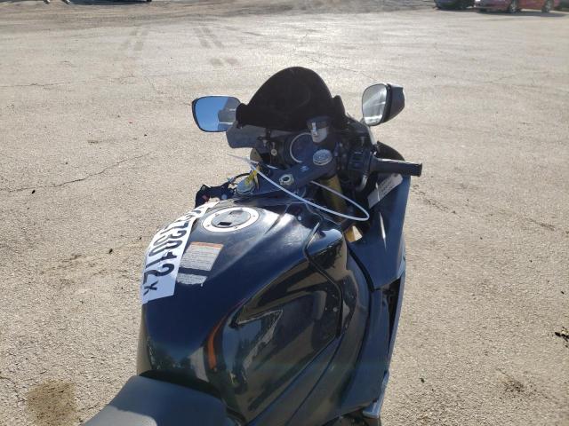2011 SUZUKI GSX750 - JS1GR7MA7B2102140
