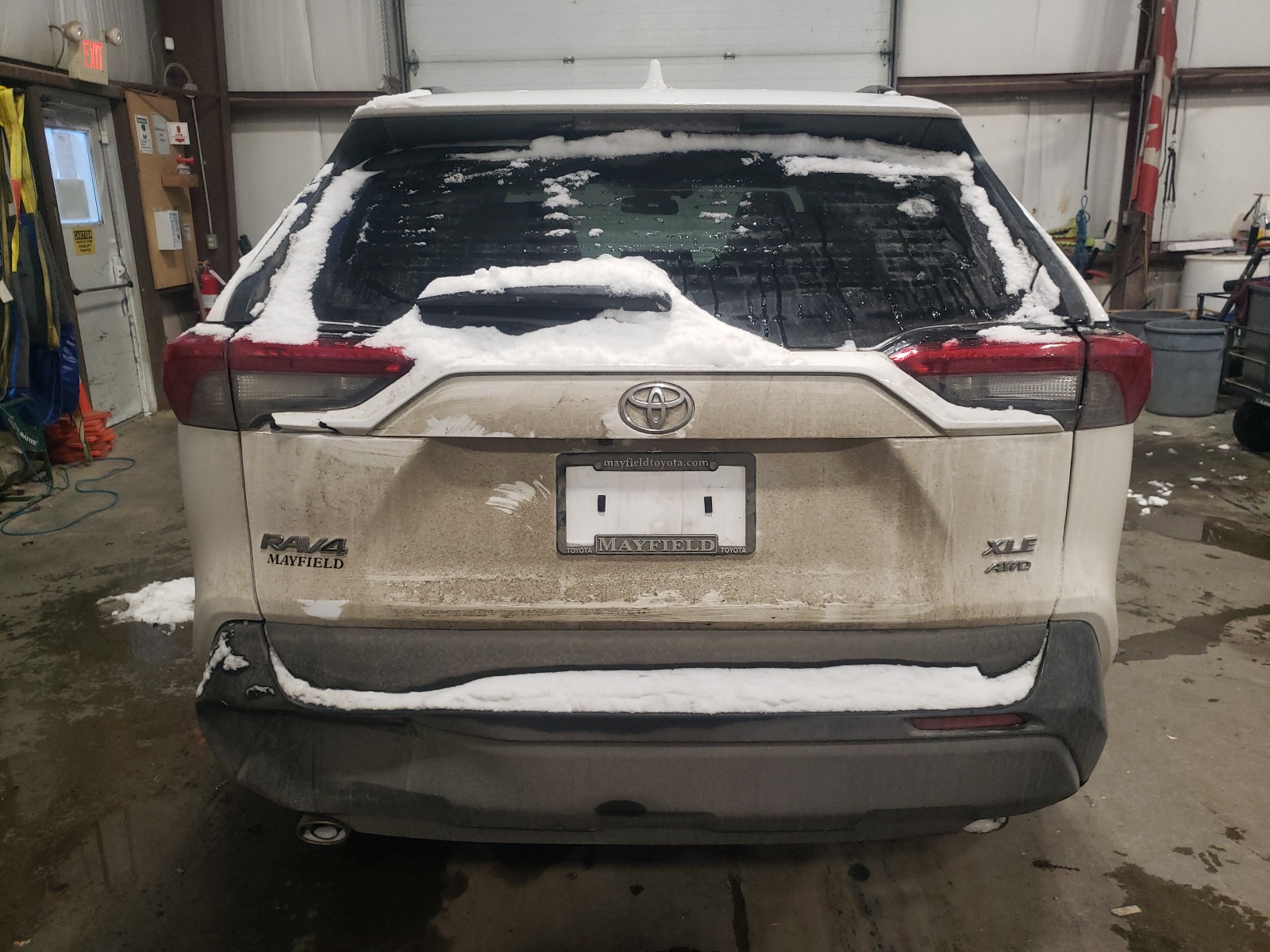 2T3R1RFVXMC235018 2021 Toyota Rav4 Xle