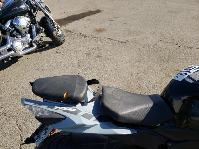 2011 SUZUKI GSX750 - JS1GR7MA7B2102140