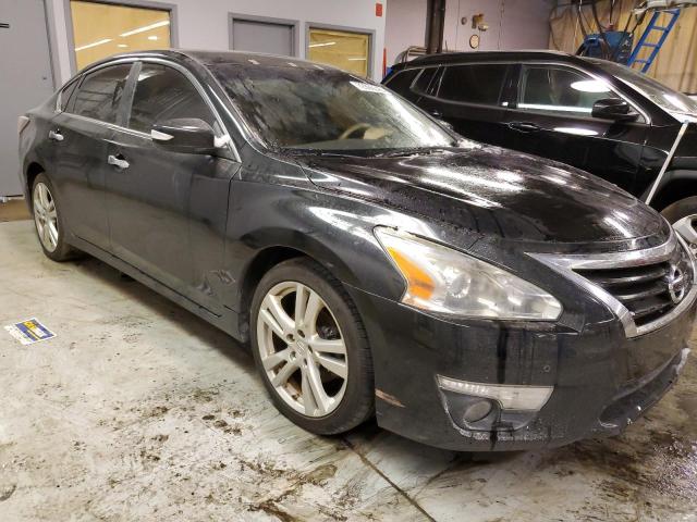 Sedans NISSAN ALTIMA 2015 Czarny