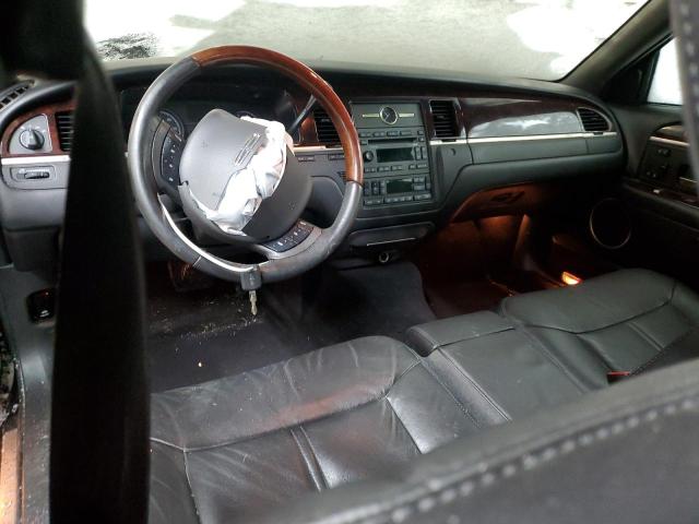 2LNBL8CV6BX755241 Lincoln TOWNCAR