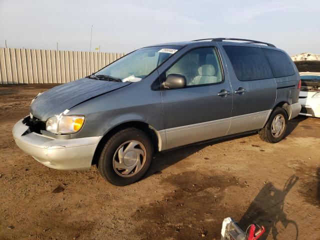 Salvage cars for sale from Copart San Martin, CA: 2000 Toyota Sienna LE
