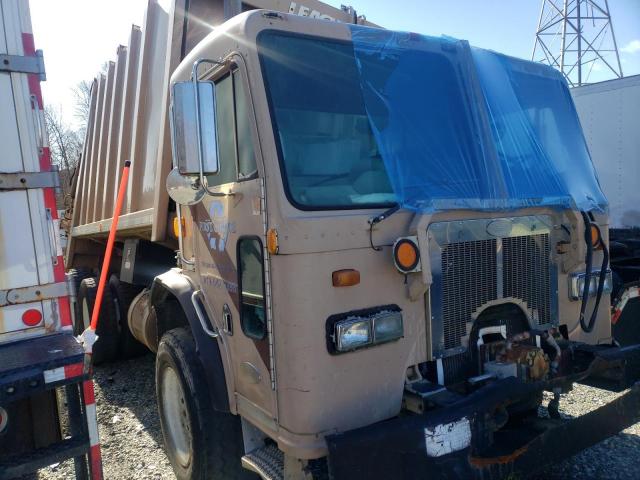 Peterbilt salvage cars for sale: 2000 Peterbilt 320