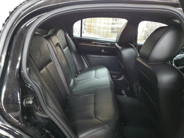 2LNBL8CV6BX755241 Lincoln TOWNCAR