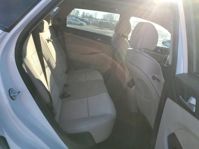 2018 HYUNDAI TUSCON KM8J33A21JU763552