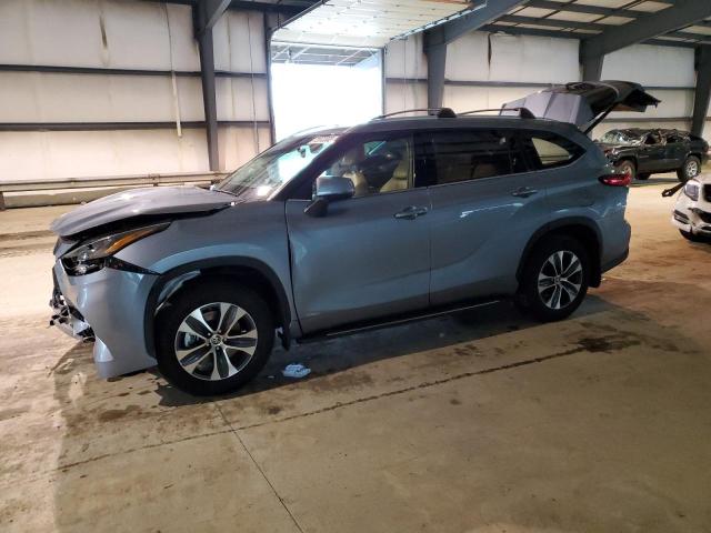 2022 Toyota Highlander Hybrid XLE