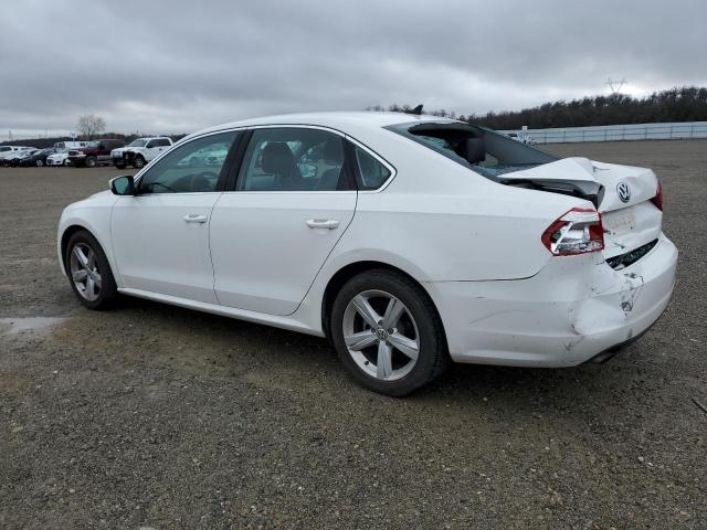 2015 VOLKSWAGEN PASSAT S - 1VWAT7A30FC081597