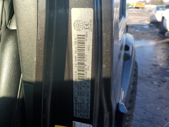 1C4HJXEN0JW211050 Jeep Wrangler Unlimited Sahara