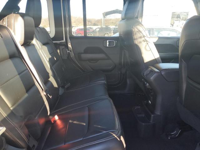 1C4HJXEN0JW211050 Jeep Wrangler Unlimited Sahara