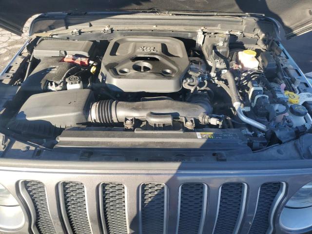 1C4HJXEN0JW211050 Jeep Wrangler Unlimited Sahara