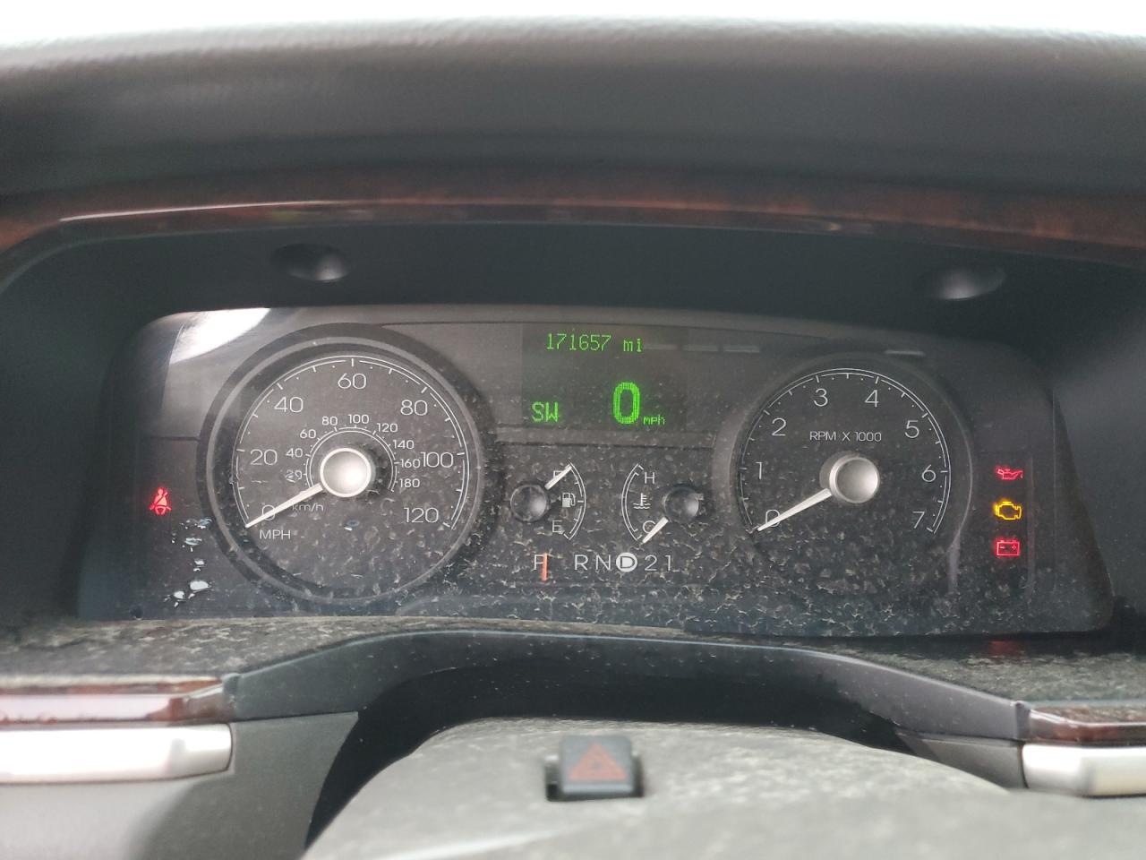 2LNHM82W98X652907 2008 Lincoln Town Car Signature Limited