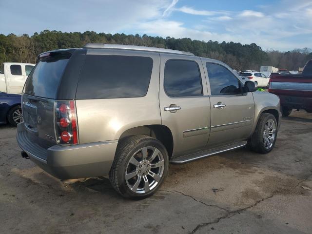 1GKS1EEF1CR261674 GMC YUKON DENALI