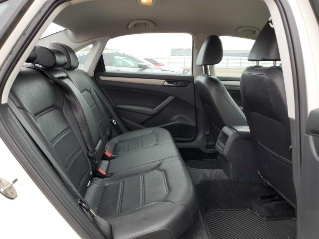 2015 VOLKSWAGEN PASSAT S - 1VWAT7A30FC081597