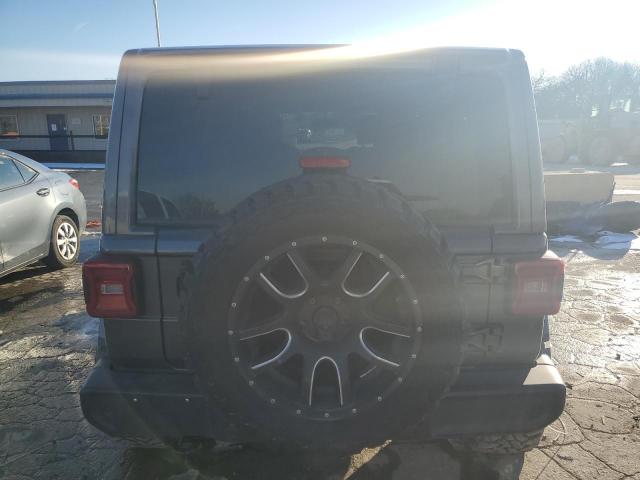 1C4HJXEN0JW211050 Jeep Wrangler Unlimited Sahara