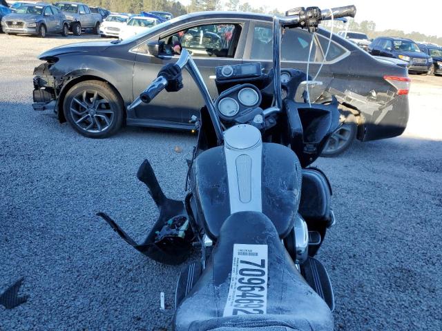 2011 HARLEY-DAVIDSON FLTRX - 1HD1KHM14BB637480