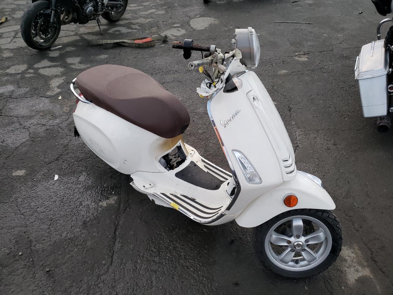 ZAPM818G0J5700847 VESPA SPRINT 150 2018