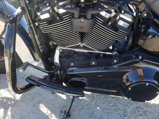 2019 HARLEY-DAVIDSON FLHC 1HD1YAJ21KB061382