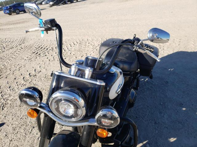 2019 HARLEY-DAVIDSON FLHC 1HD1YAJ21KB061382