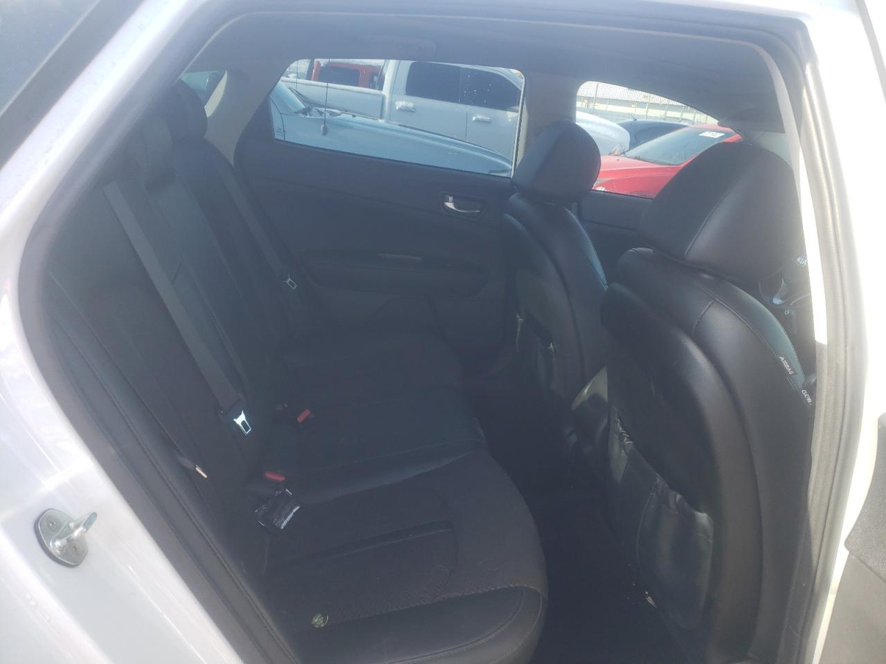 2018 Kia Optima - Image 10
