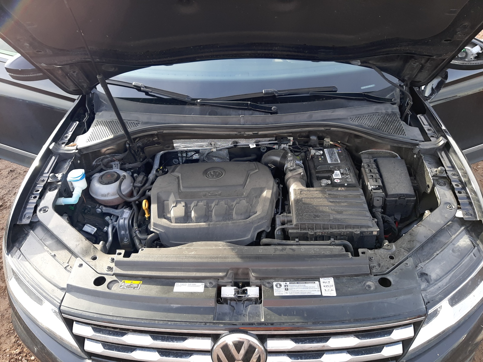 3VV3B7AX3LM028700 2020 Volkswagen Tiguan Se