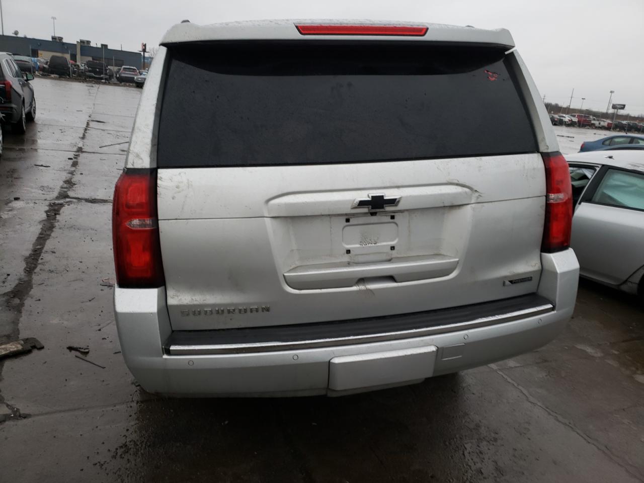2017 Chevrolet Suburban - Image 6