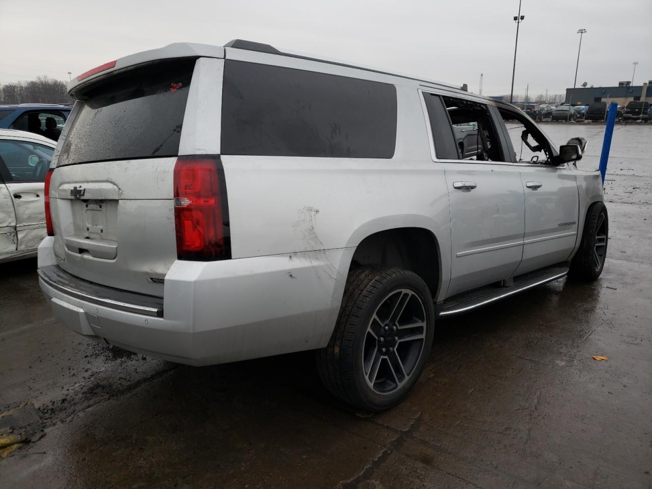 2017 Chevrolet Suburban - Image 3