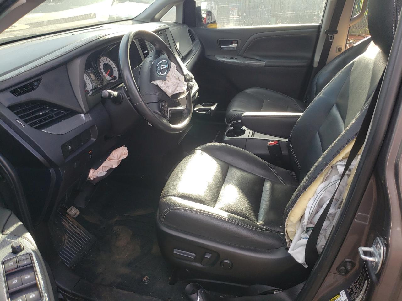 5TDXK3DC7GS766071 TOYOTA SIENNA 2016