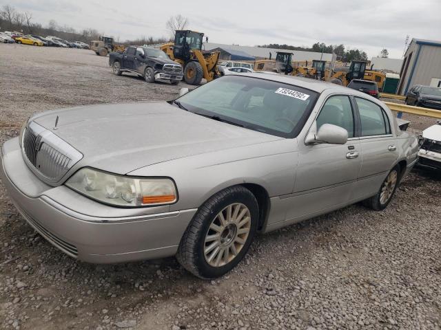 2003 Lincoln Town Car Signature