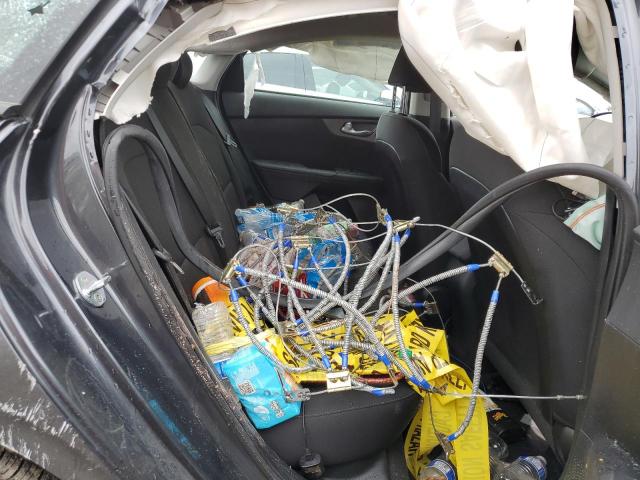 3KPF24AD8ME305952 KIA FORTE FE