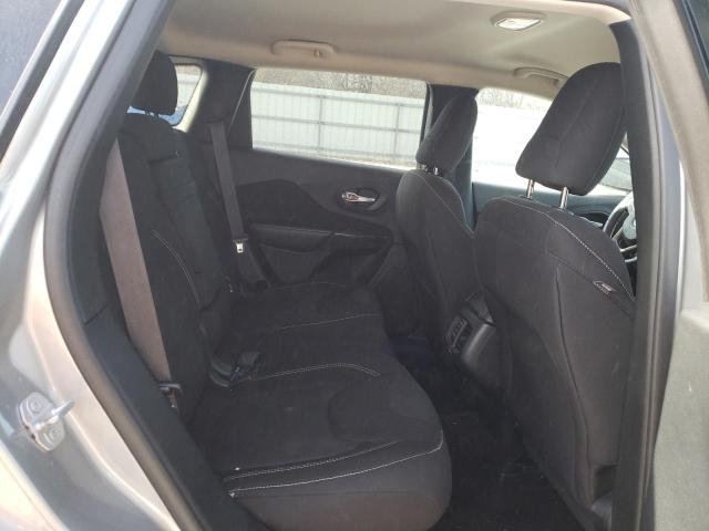 1C4PJMCB3GW284876 Jeep Cherokee Latitude