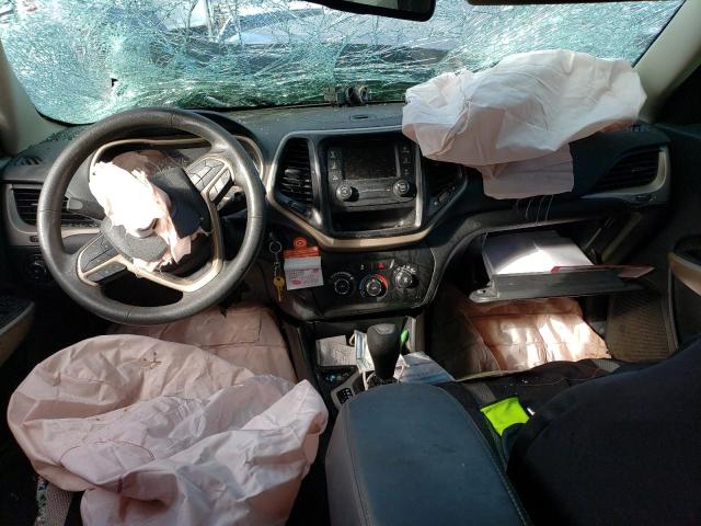 1C4PJLCB4JD573990 Jeep Cherokee Latitude