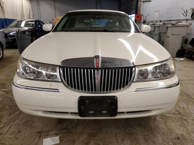 1LNHM82W62Y653603 Lincoln TOWNCAR