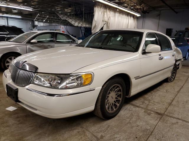 2002 Lincoln Town Car Signature