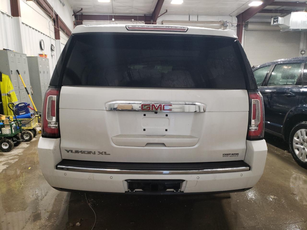 1GKS2HKJ5HR307859 2017 GMC Yukon Xl Denali