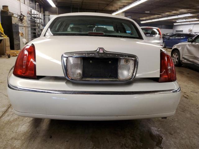 1LNHM82W62Y653603 Lincoln TOWNCAR