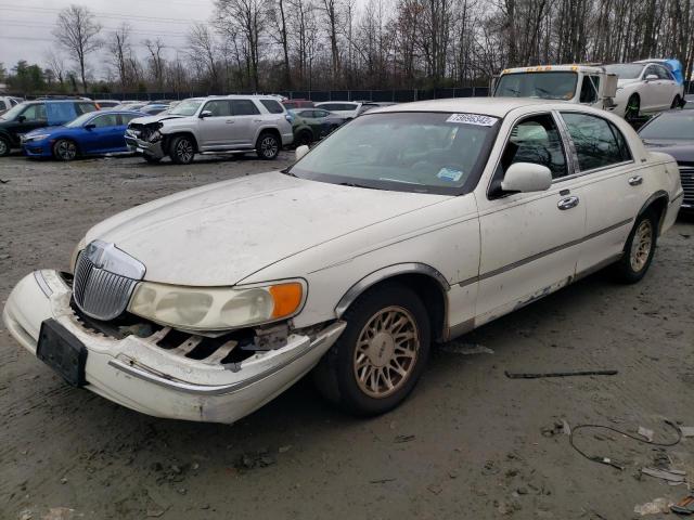 1999 Lincoln Town Car Signature