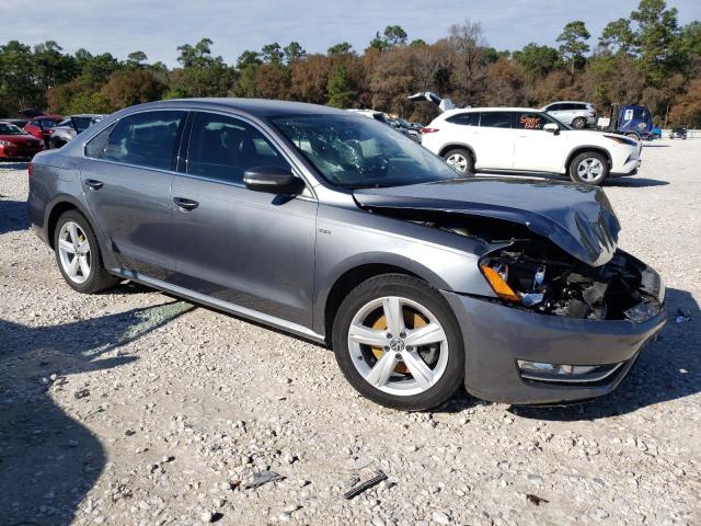 2015 VOLKSWAGEN PASSAT S - 1VWAS7A32FC118801