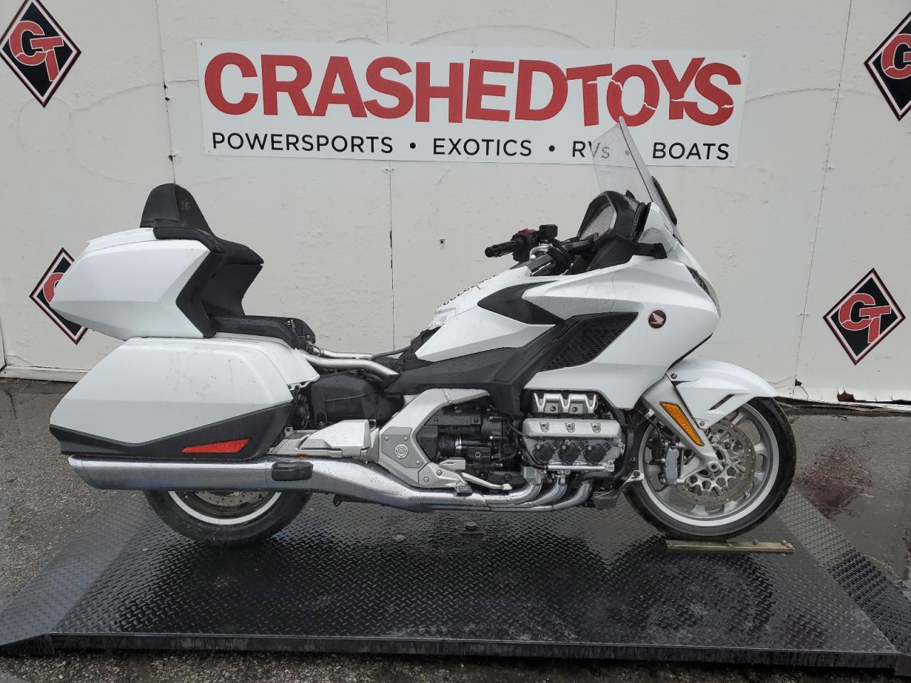 JH2SC7906JK002473 HONDA GL1800 2018