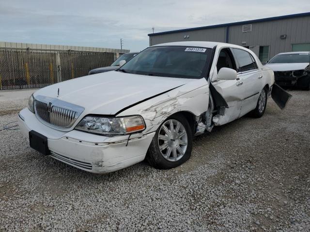 2011 Lincoln Town Car Signature Limited