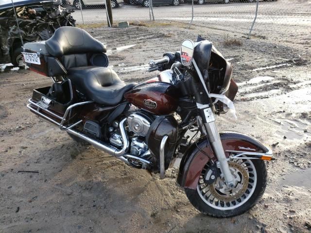 2011 HARLEY-DAVIDSON FLHTCU - 1HD1FC417BB603993