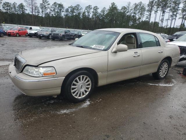 2004 Lincoln Town Car Executive