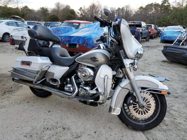 Salvage motorcycles for sale at Seaford, DE auction: 2009 Harley-Davidson Flhtcu