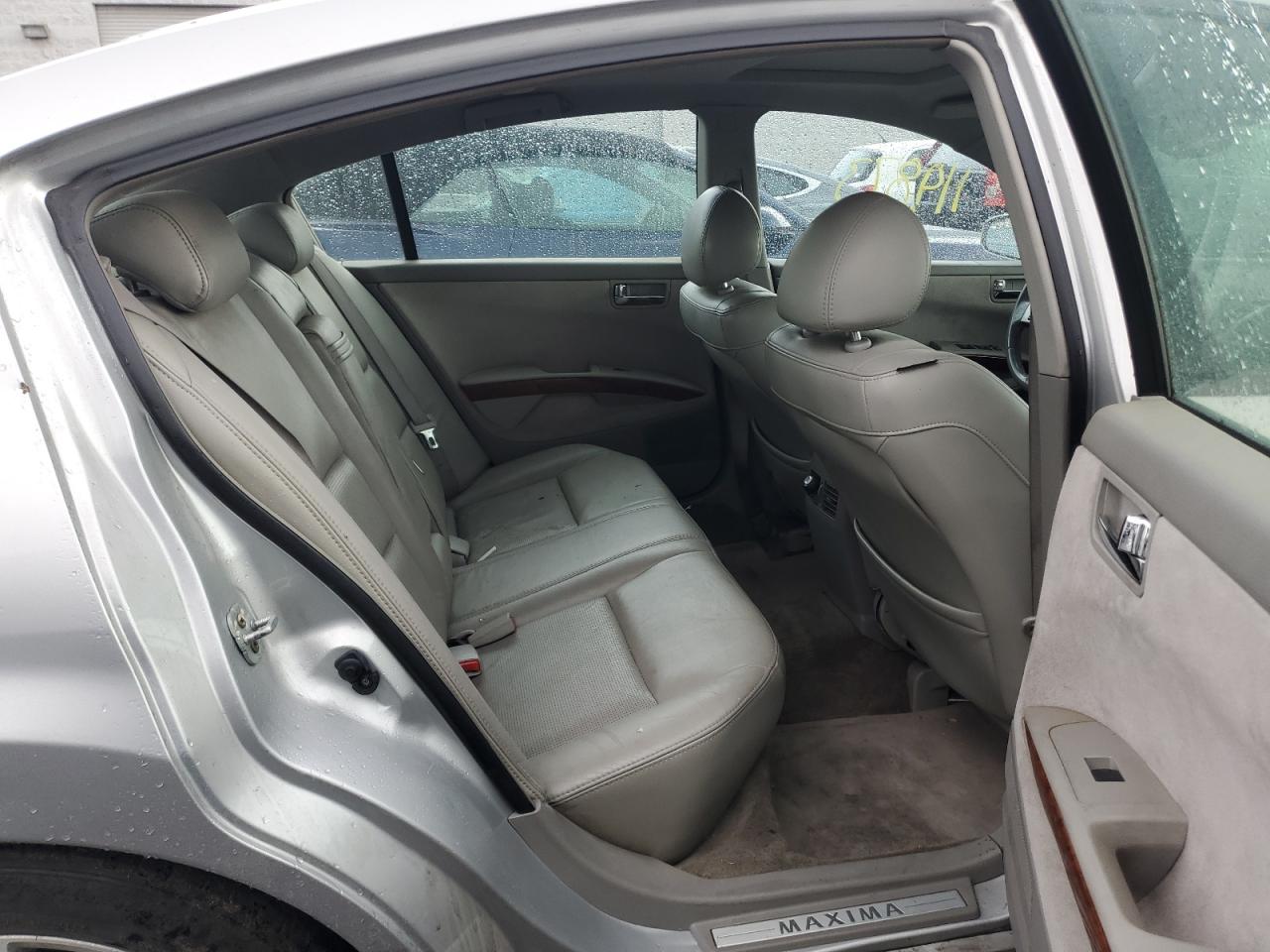 2005 Nissan Maxima - Image 10