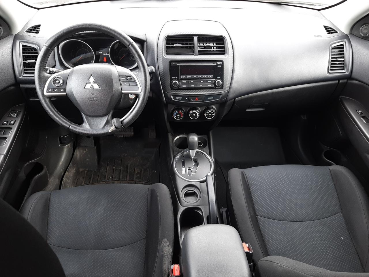 2015 Mitsubishi Outlander - Image 8