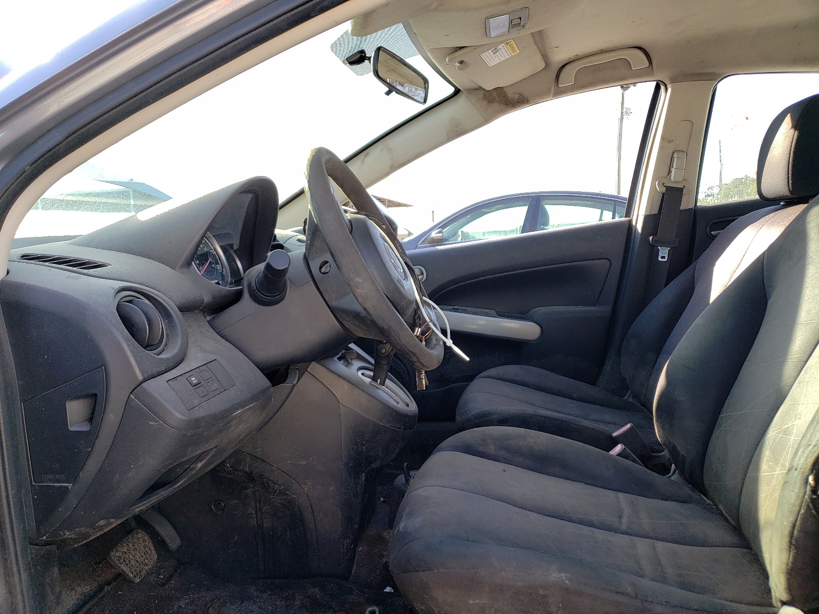 JM1DE1KYXE0187105 2014 Mazda Mazda2 Sport