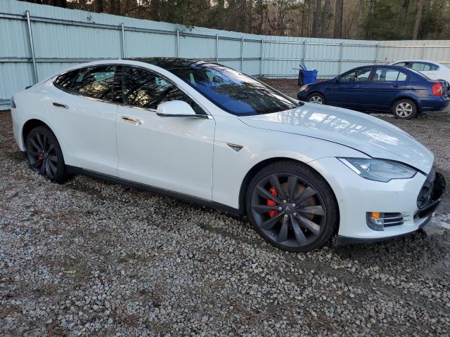 2015 TESLA MODEL S P8 5YJSA1H47FF082001
